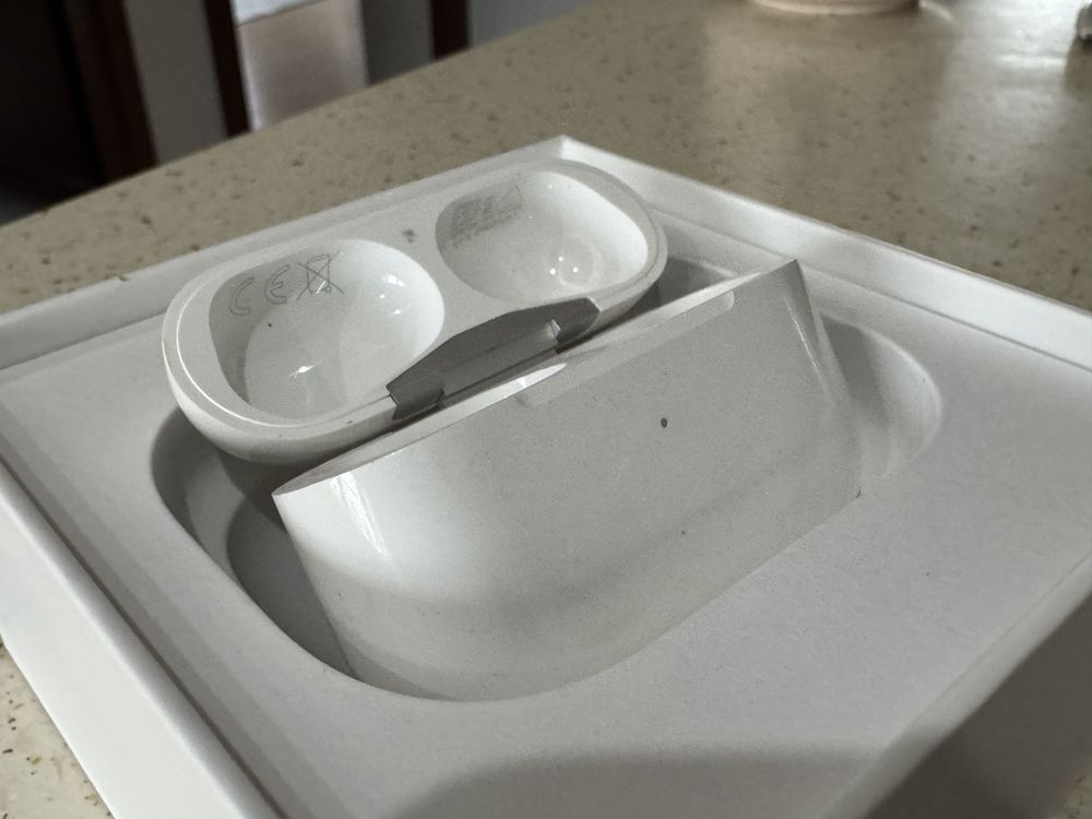 Oryginalne etui do Airpods pro 1 gen