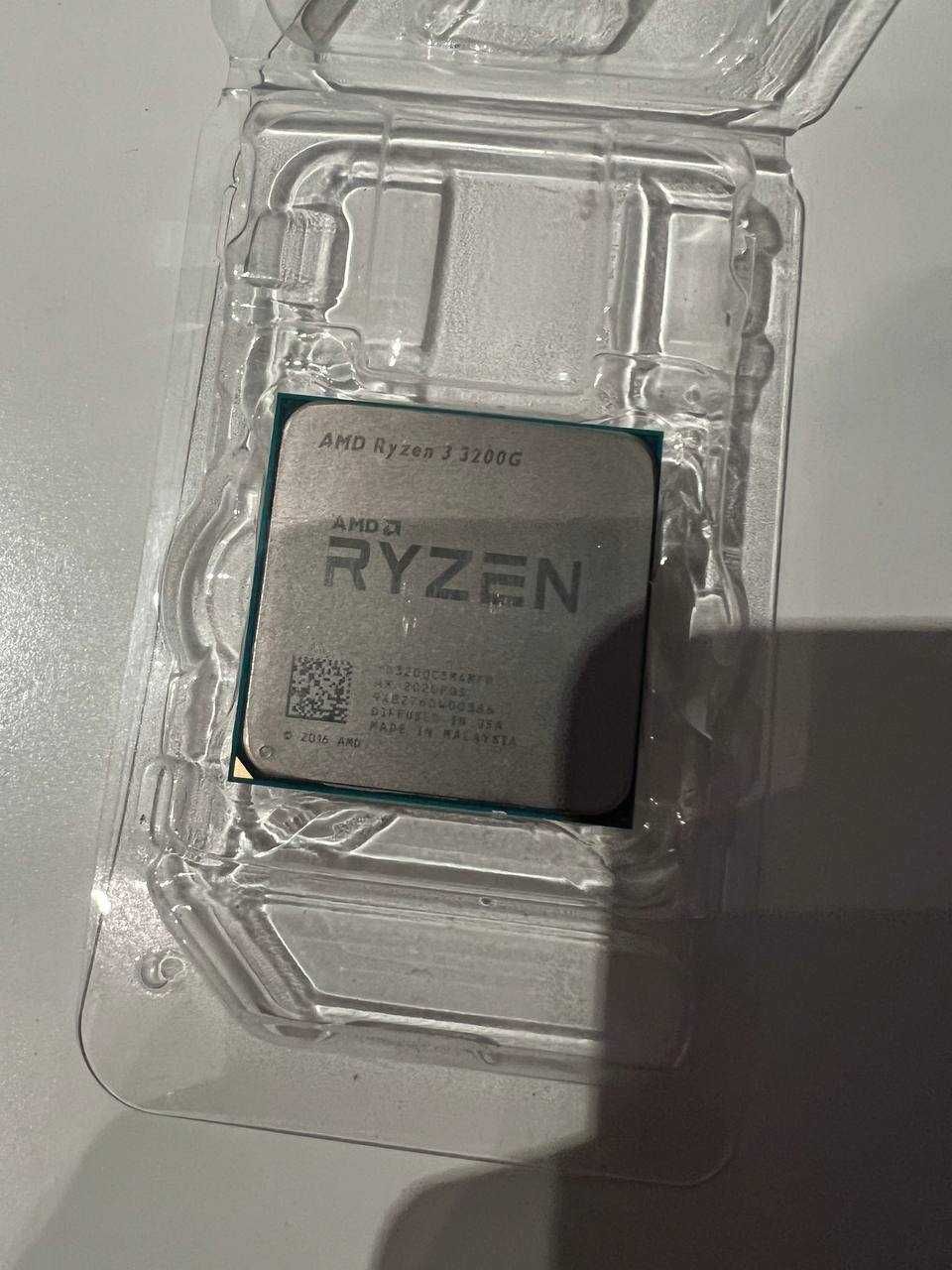 Процесор AMD Ryzen 3 3200G (YD3200C5FHBOX) вживаний