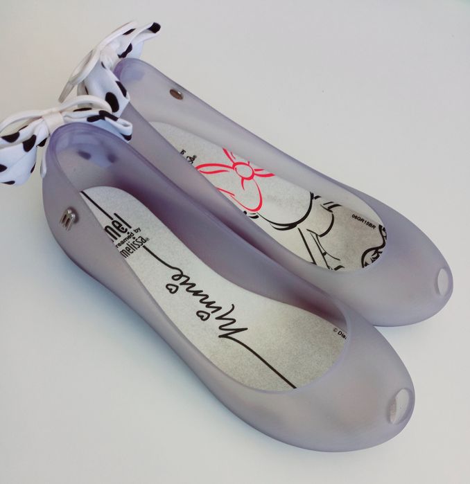 Sapatos marca Melissa n.33 com motivos da Minnie