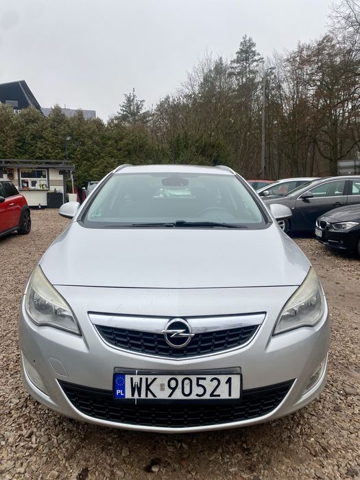 Opel Astra 2012 1.4T Hak!