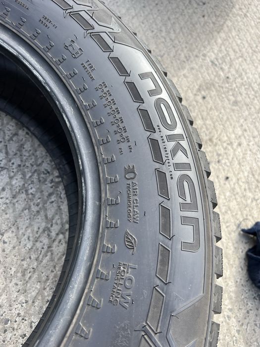 Шини 235/65/17 Як нові‼️; Nokian; зимові; резина склад R17