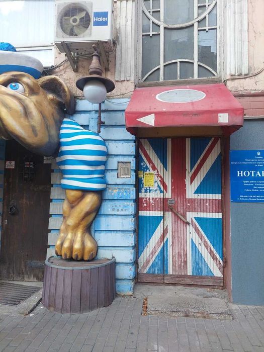 Продається 2-кімнатна квартира в центрі Велика Васильківська, 97