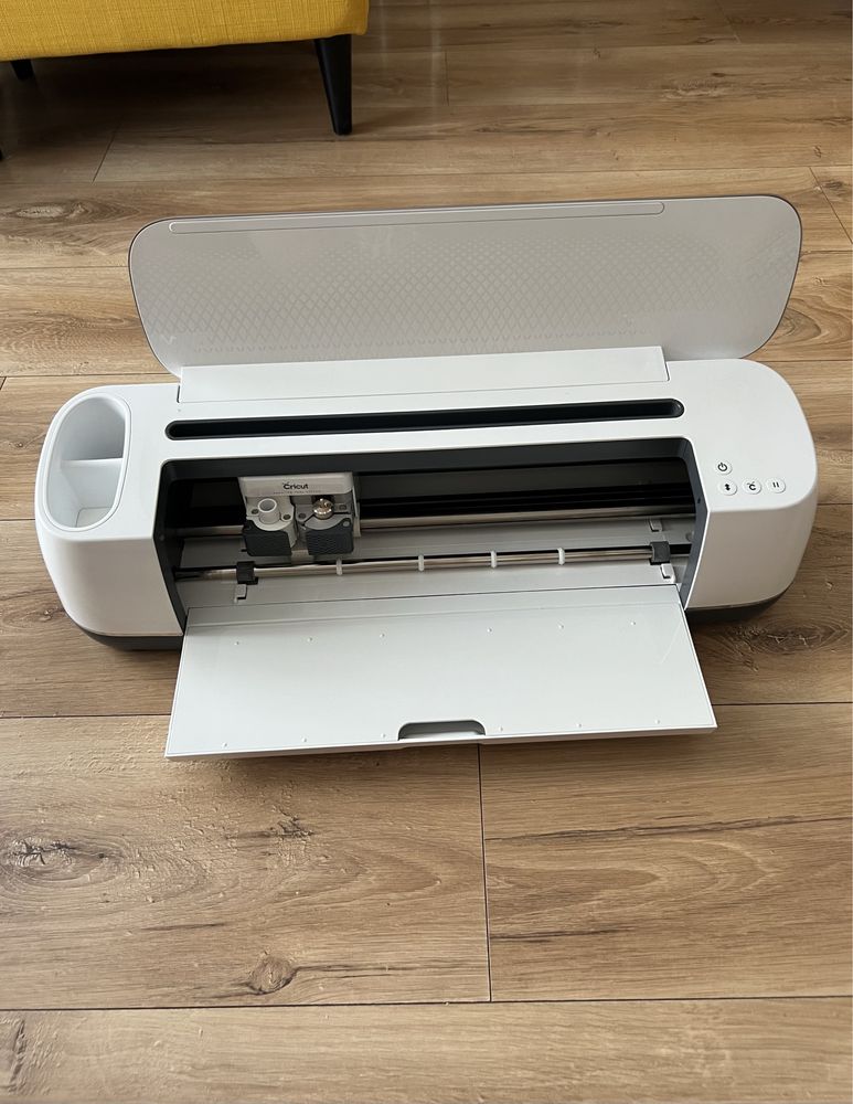 Ploter Cricut maker 2