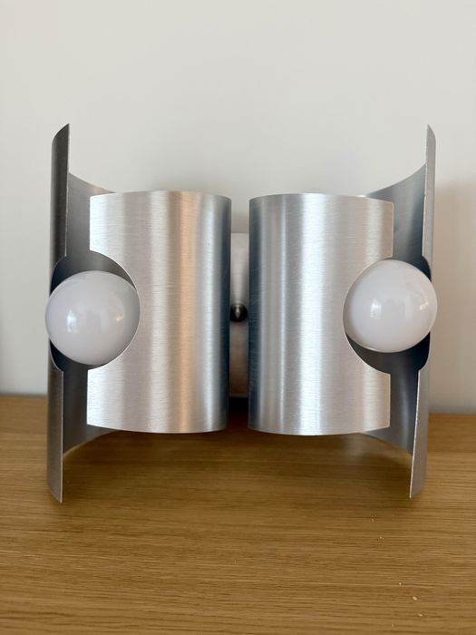 Sprzedam kinkiet z lat 60-tych Polam aluminium szczotkowane odnowiony