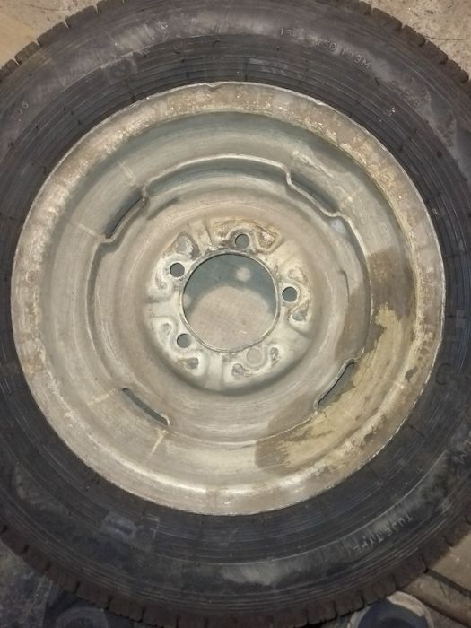 Продам ризину 185 60 14 .