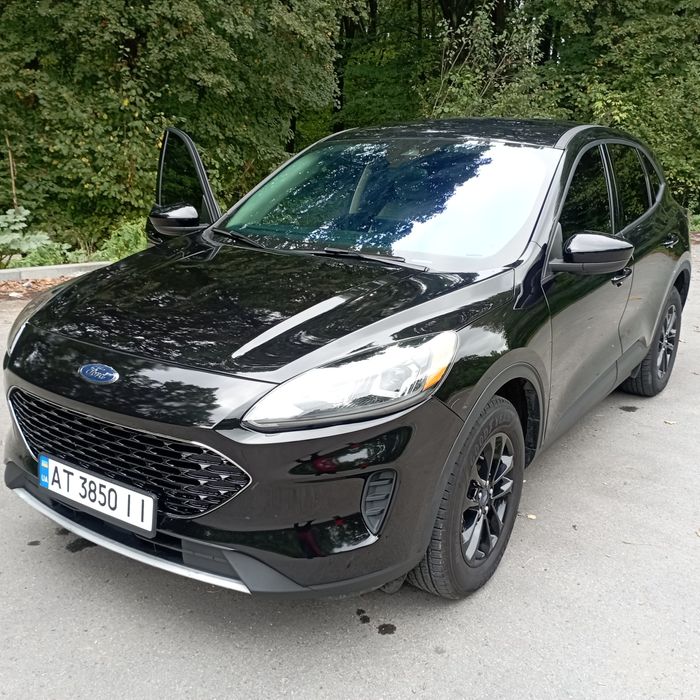 Автомобіль Ford Escepe гібрид
