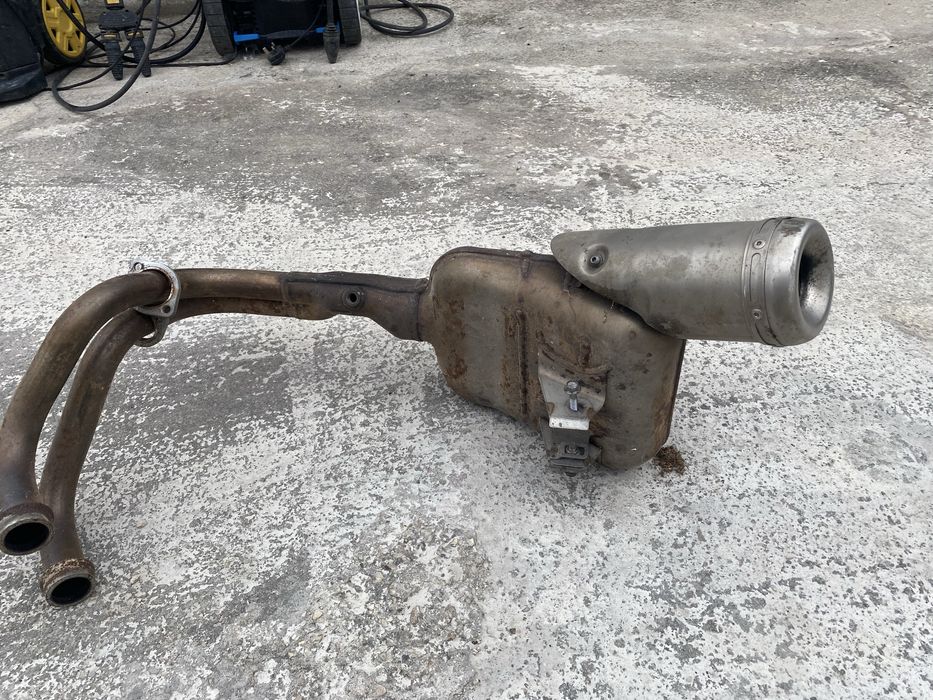 Vendo escape original de Yamaha XSR700 / MT07