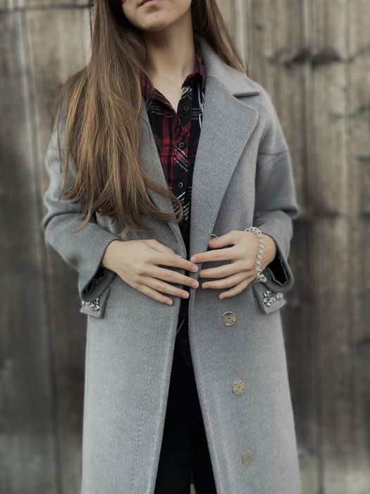 Сіре пальто