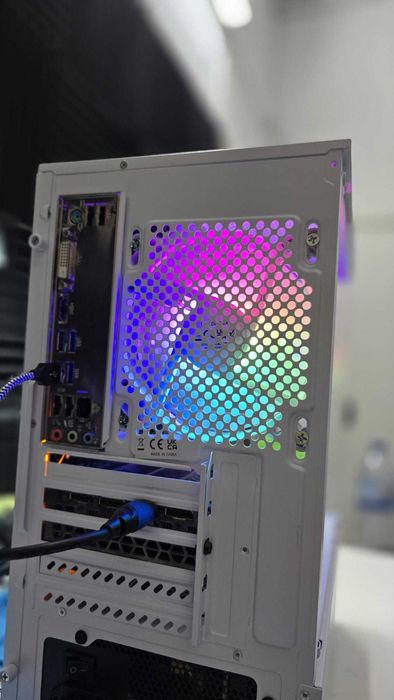 PC Torre Desktop Gaming Ryzen 7 + RTX + 16GB RAM + W11 [Garantia]