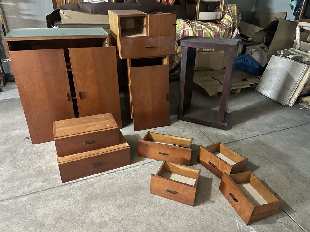 Vendo conjunto de móveis e aparador