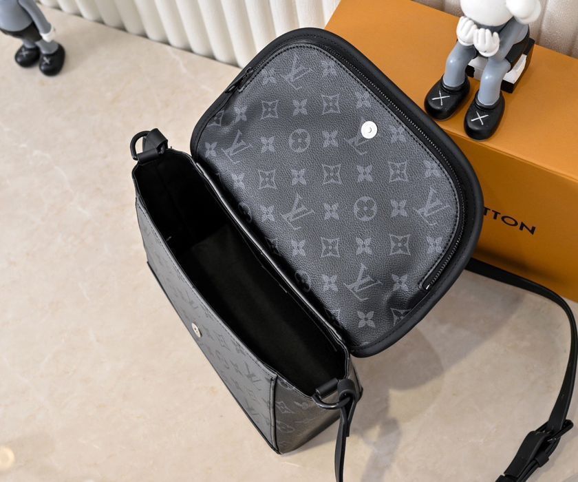 Louis Vuitton Pulse сумка мужская кожаная через плечо monogram