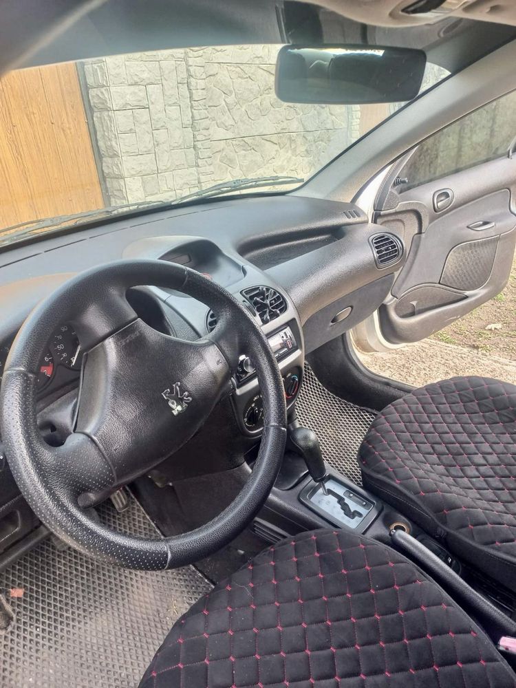 Продам Peugeot 206