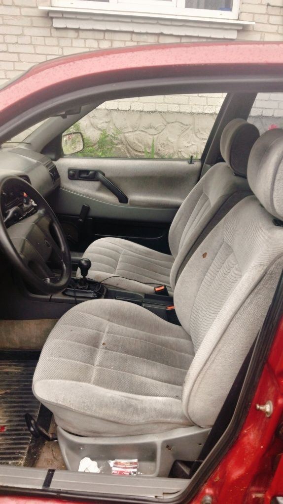 Продається Passat B3 1.8 Інжектор на ходу