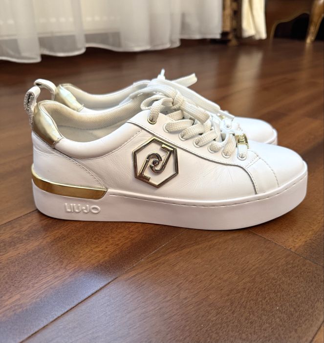 Кросівки шкіряні оригінал Liu Jo р.37