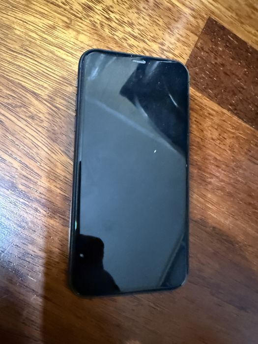 Iphone 11 (64 gb)