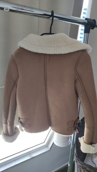 Casaco em pele marca Bershka