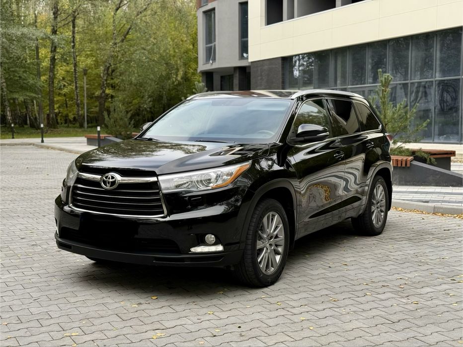 Продам toyota 2015 рік 2.7