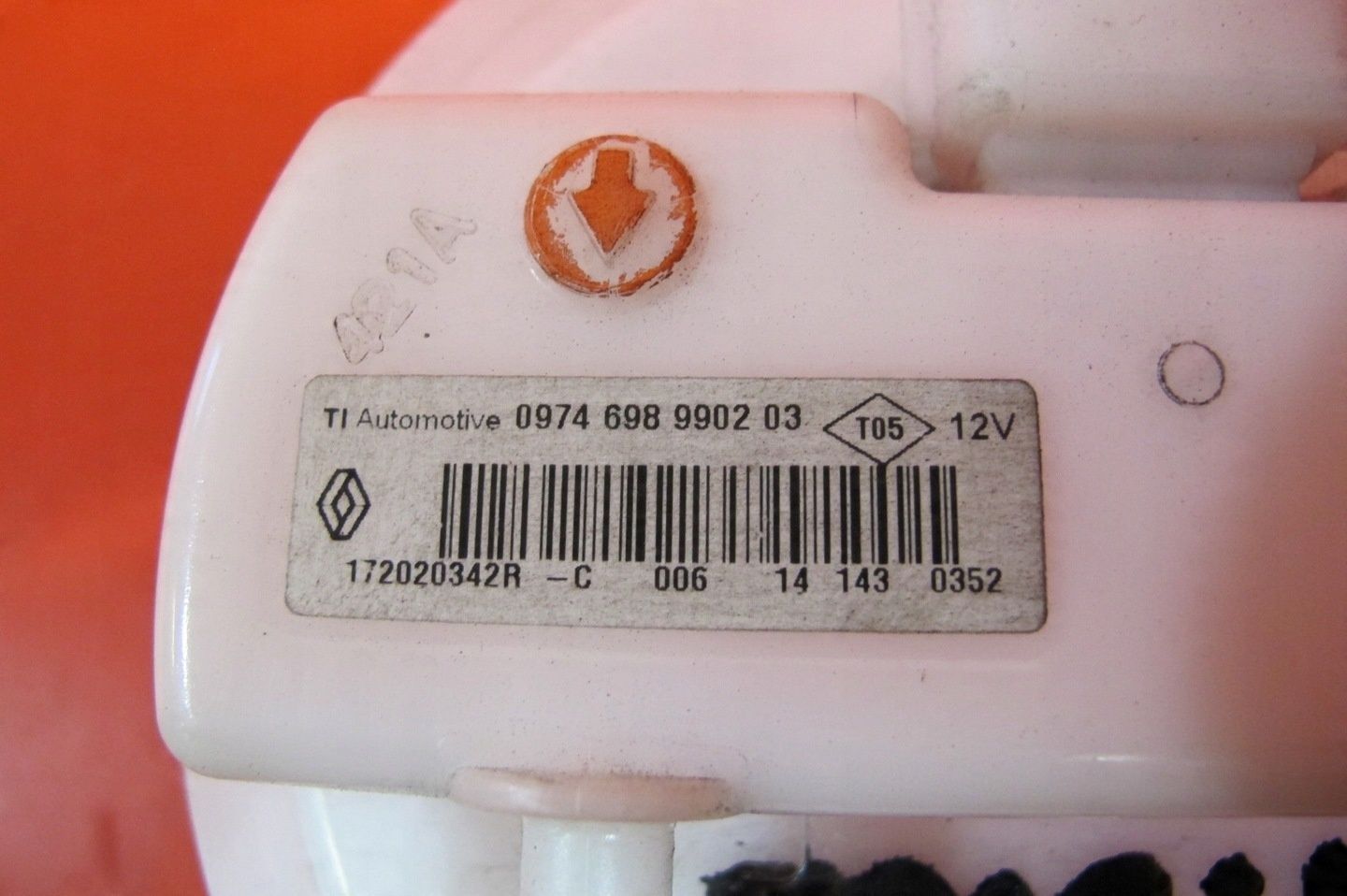 RENAULT CAPTUR 1 I 1.2 TCE H5F403 CLIO IV POMPA PŁYWAK PALIWA 172020342R