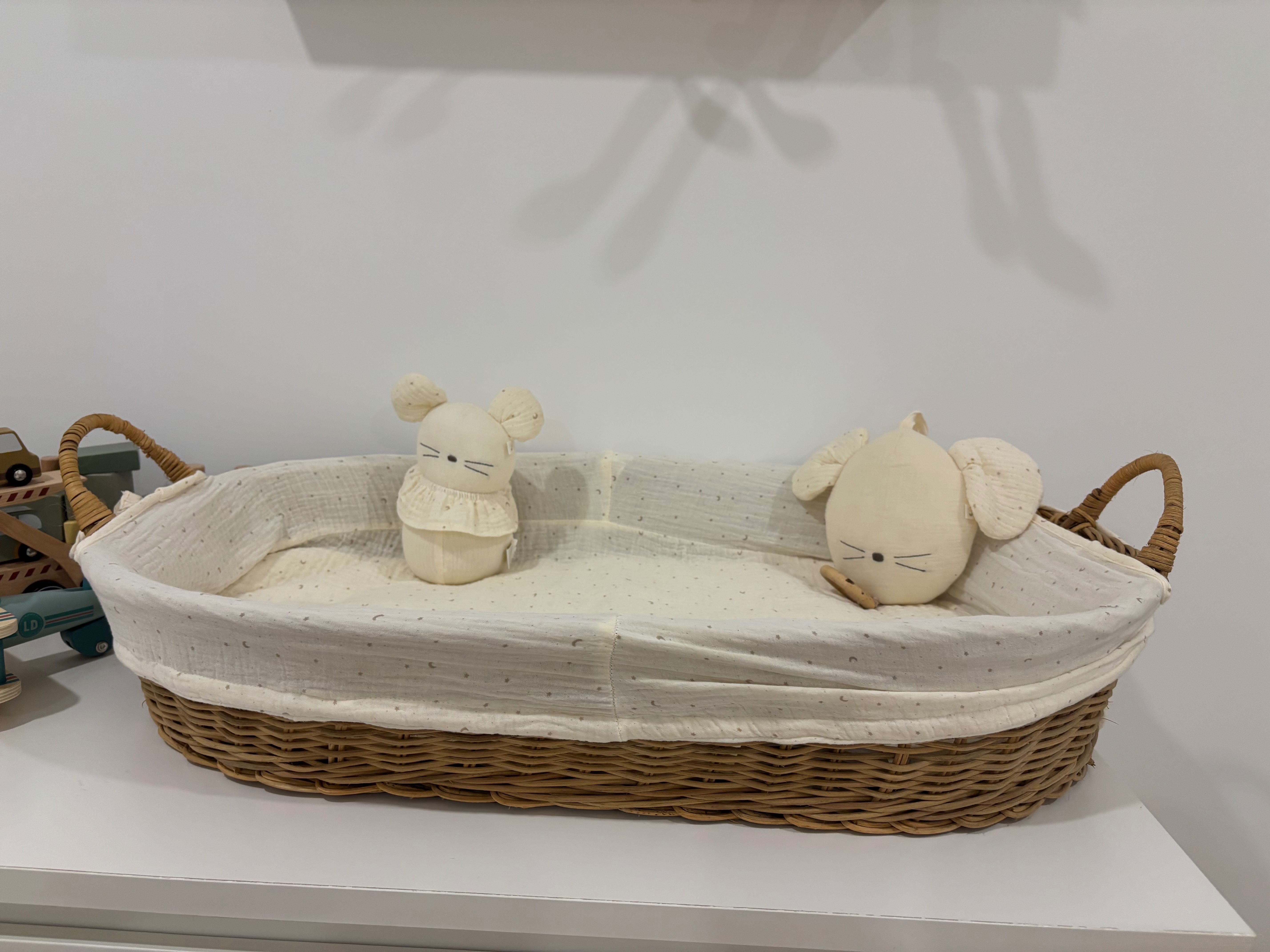 Muda fraldas em ratã zara home !
