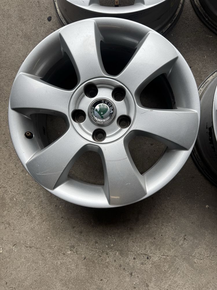 Felgi aluminiowe skoda 6 1/2x16 ET50 5x112