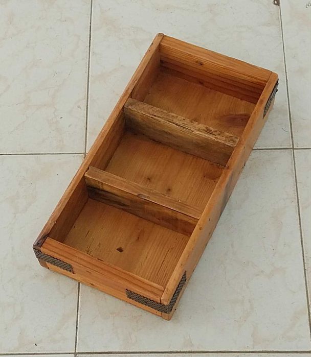 Caixa dos Pregos em Antiga Marcenaria. RESTAURADA