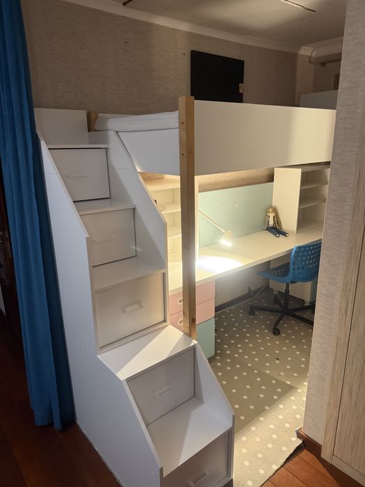 Łóżko na andresoli z biurkiem