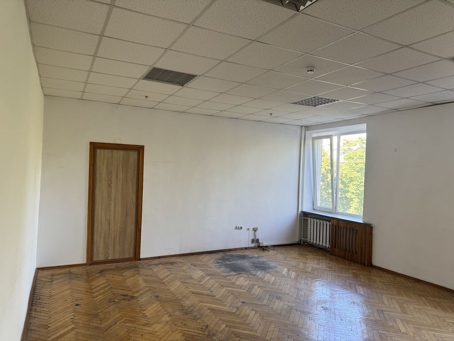 Здається в оренду офіс кабінет центр 36.6 кв.м