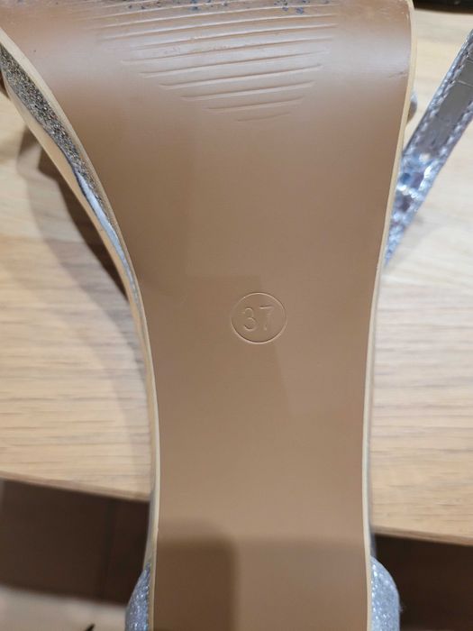 Buty na obcasie damskie