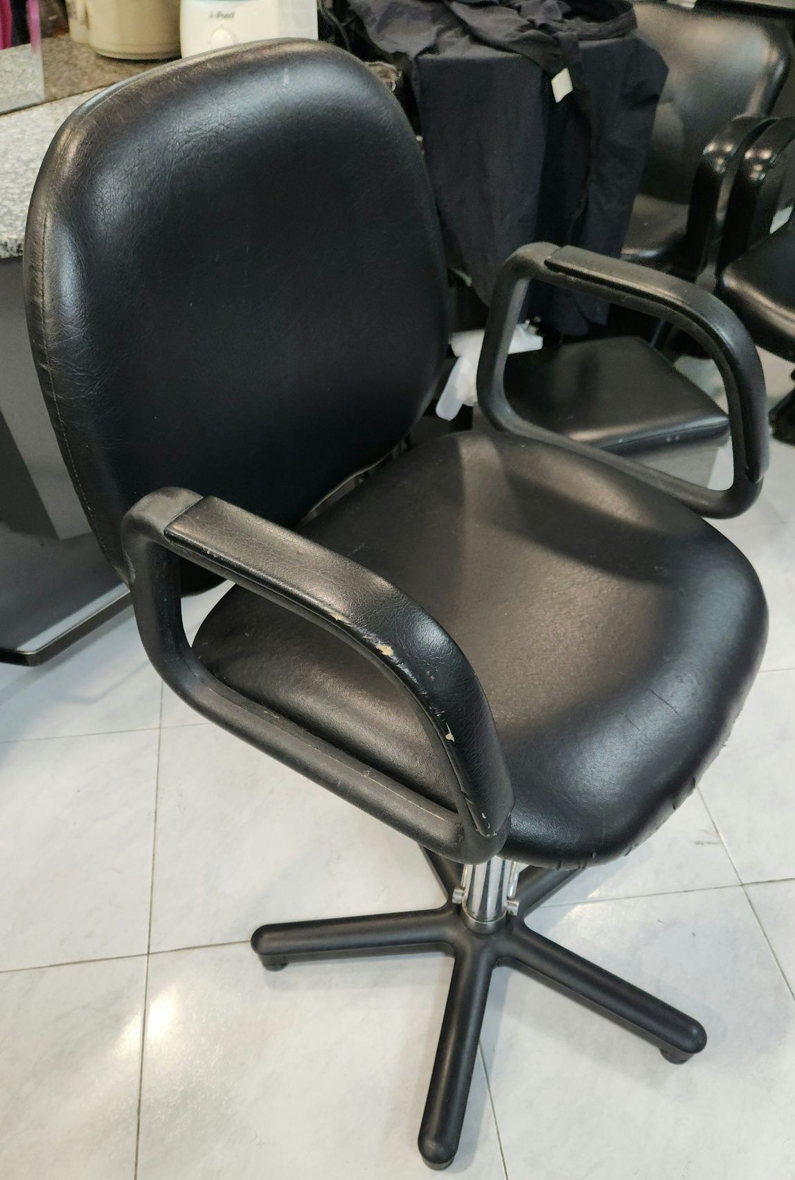 Cadeira de cabelereiro 100€ Preço Fixo