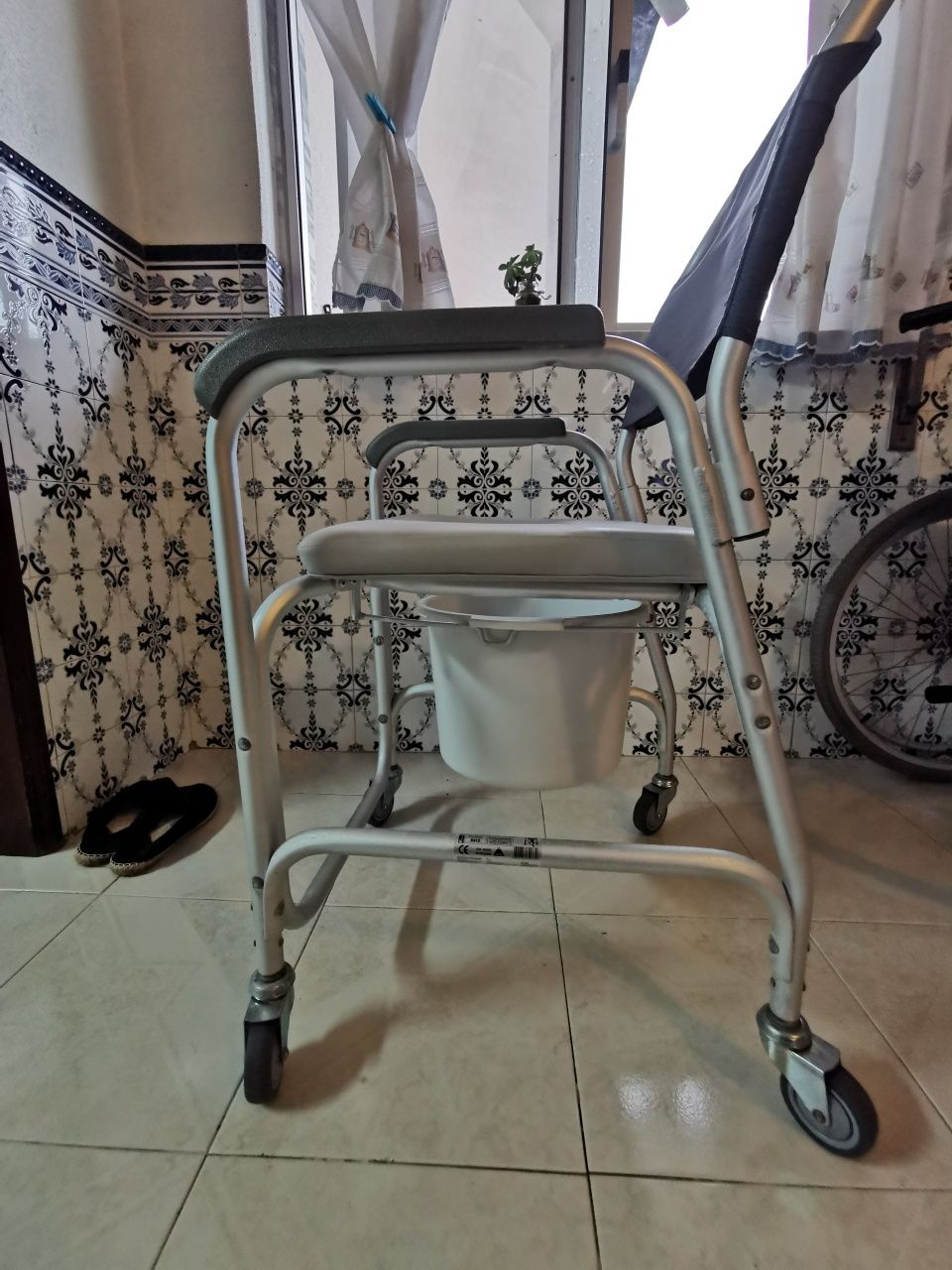 Cadeira de banho / Sanitária