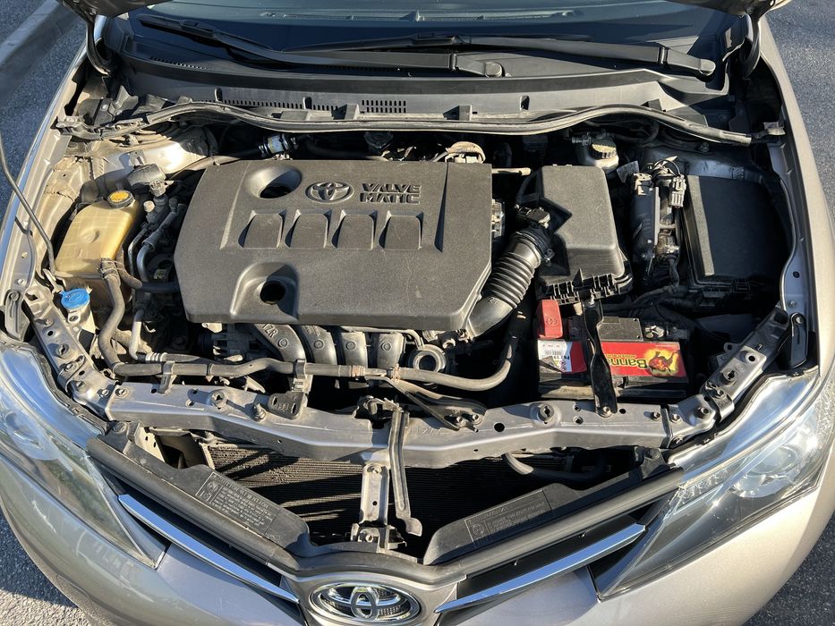 Toyota auris 2013
