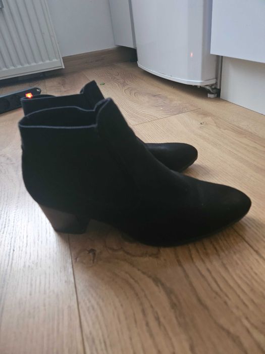 Buty damskie na obcasie