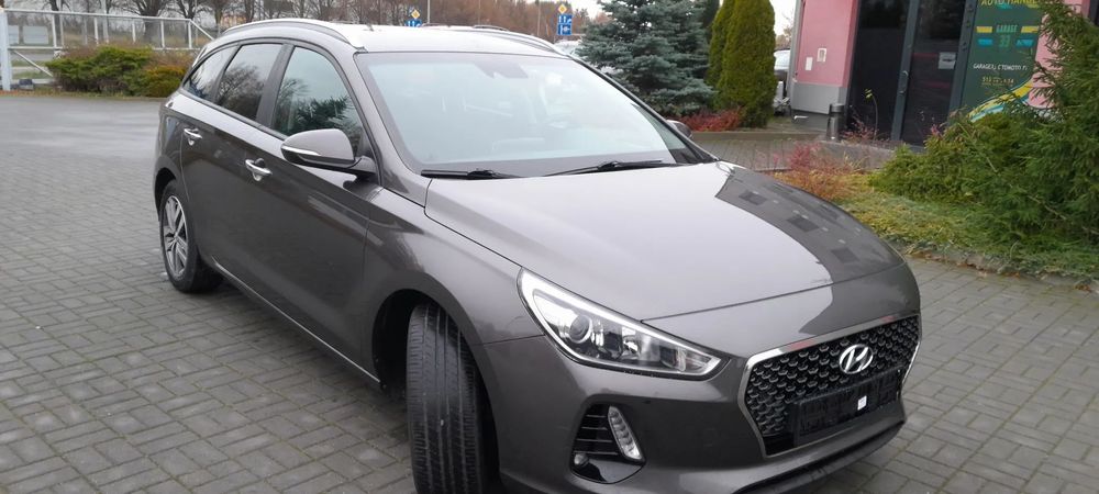 Hyundai I30 Opel Astra benzyna 143000 km