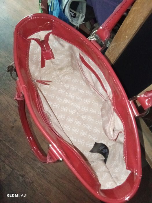 Mala de senhora Guess