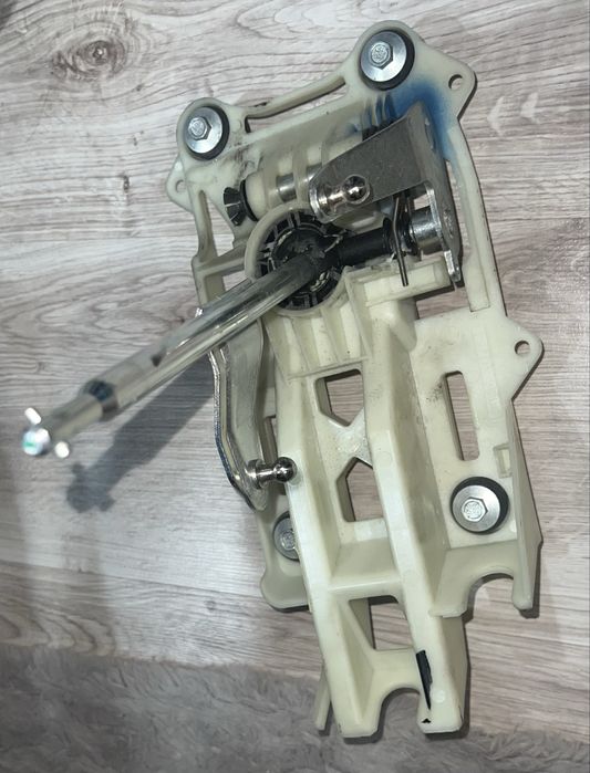 Куліса МКПП на Volvo S40,V50 (*30759098)Вольво с40,в50.