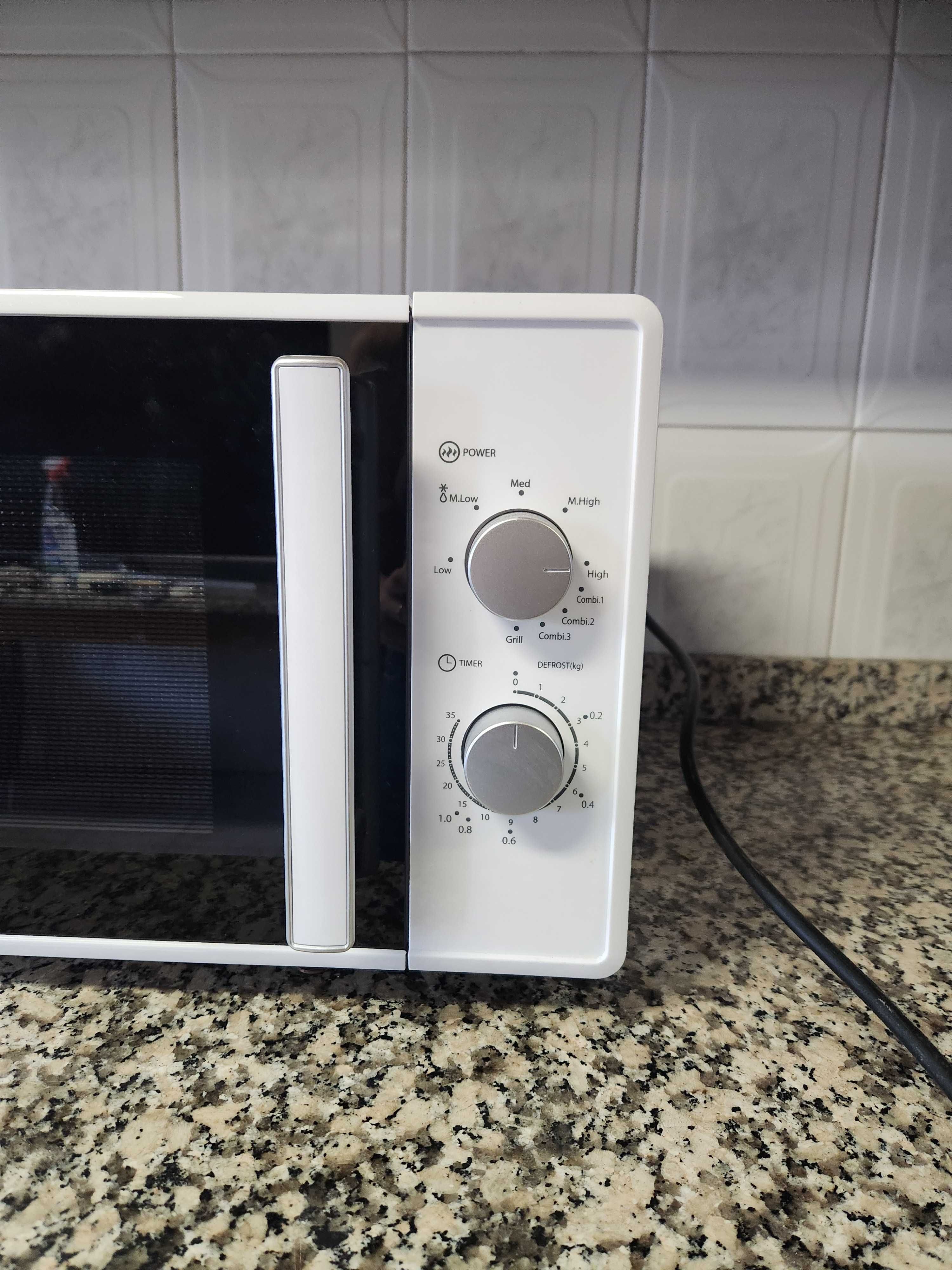 Microondas 25L, com grill