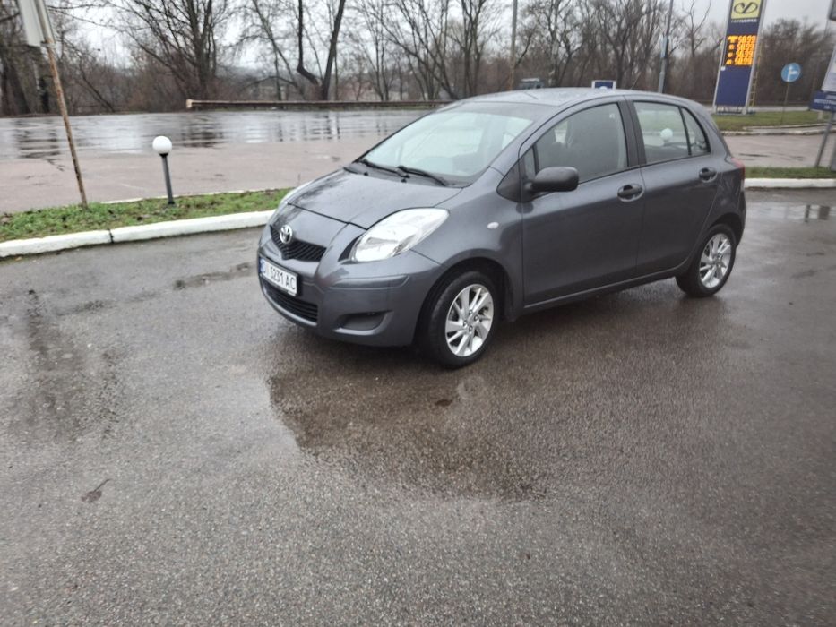 Продам авто тойота яріс