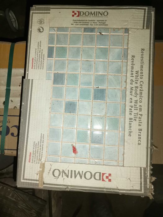 Vendo azulejos de parede da domino