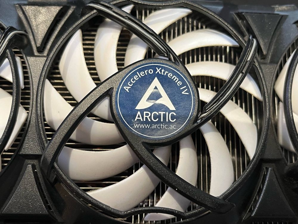 zotac geforce gtx 1060 6GB GDDR5 + ARCTIC