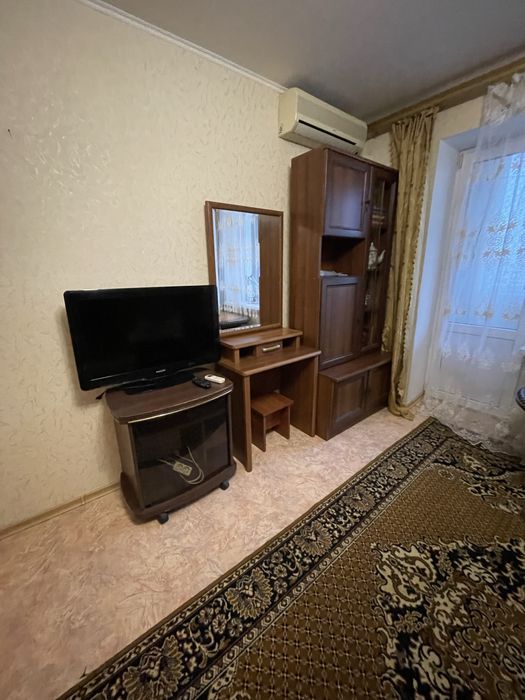 Сдам 1к кв.Средний 5й этаж.Кирпичный дом.Тополь