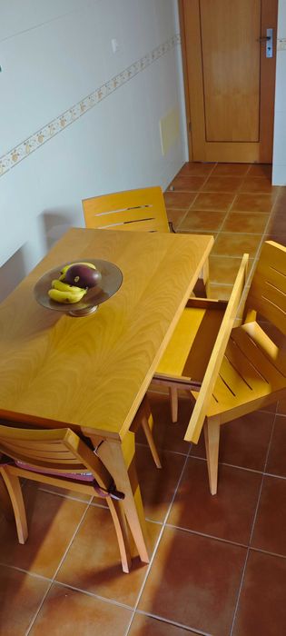 Mesa de cozinha moderna, extensível