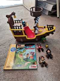 Barco Capitão Jack com figuras e livro