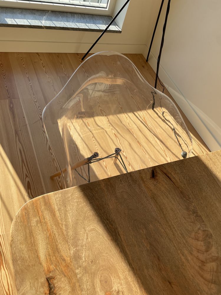 Eames Payton clear chair