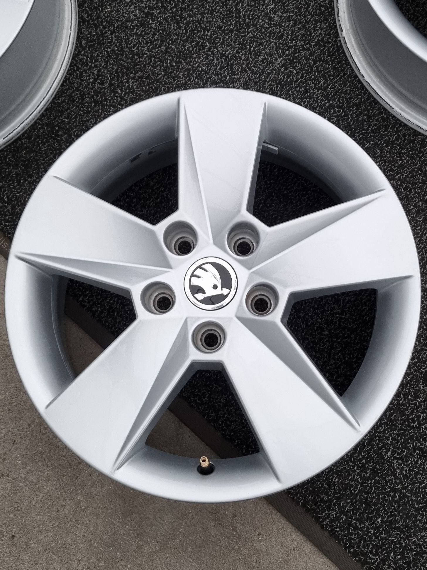 Felgi Alu 16" Skoda Octavia III 3 IV 4 II 2 5x112 SuperStan Oryginalne