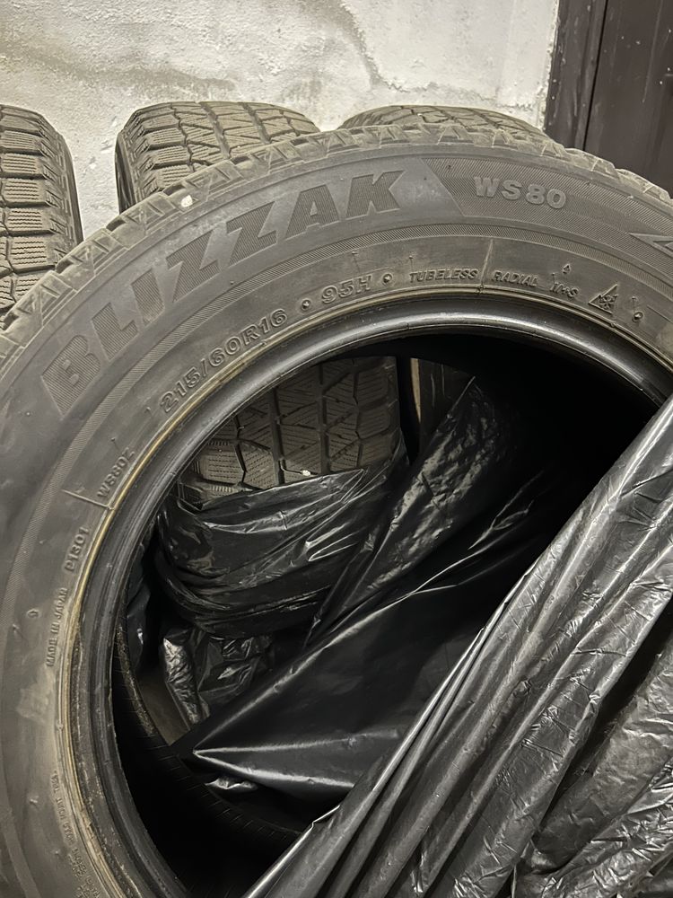 Зимова гума/зимняя резина Bridgestone Blizzak 215/60/16