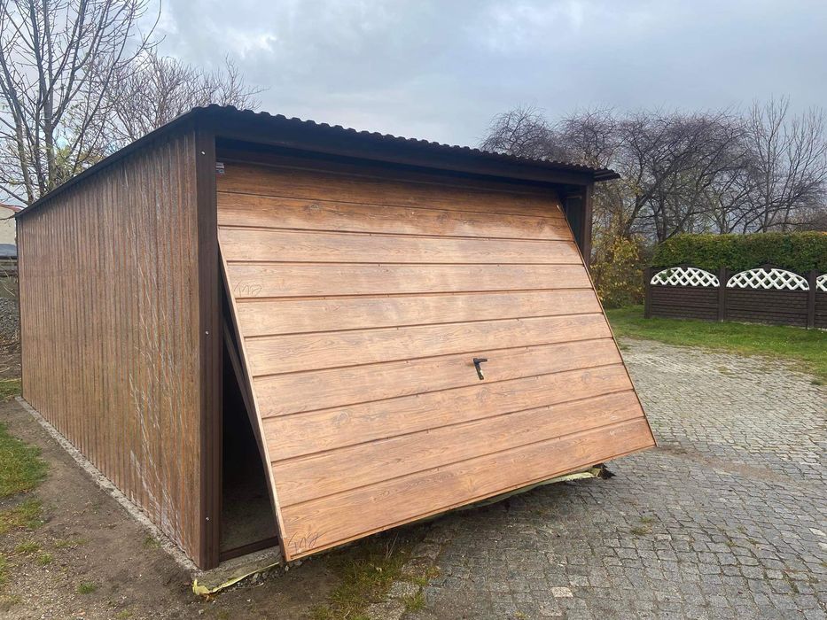 Garaż blaszany 3.5x6 nowoczesny drewnopodobny
