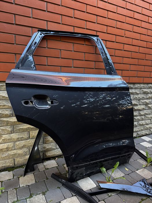 Двері права задня Audi Q5 A80