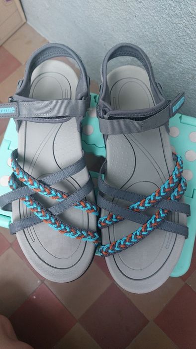 Жіночі босоніжки