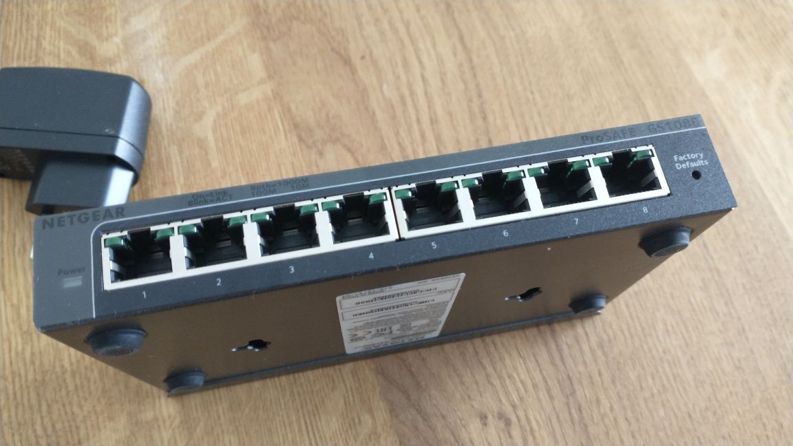 Netgear GS108E Switch 8 x 10/100/1000 Mbps