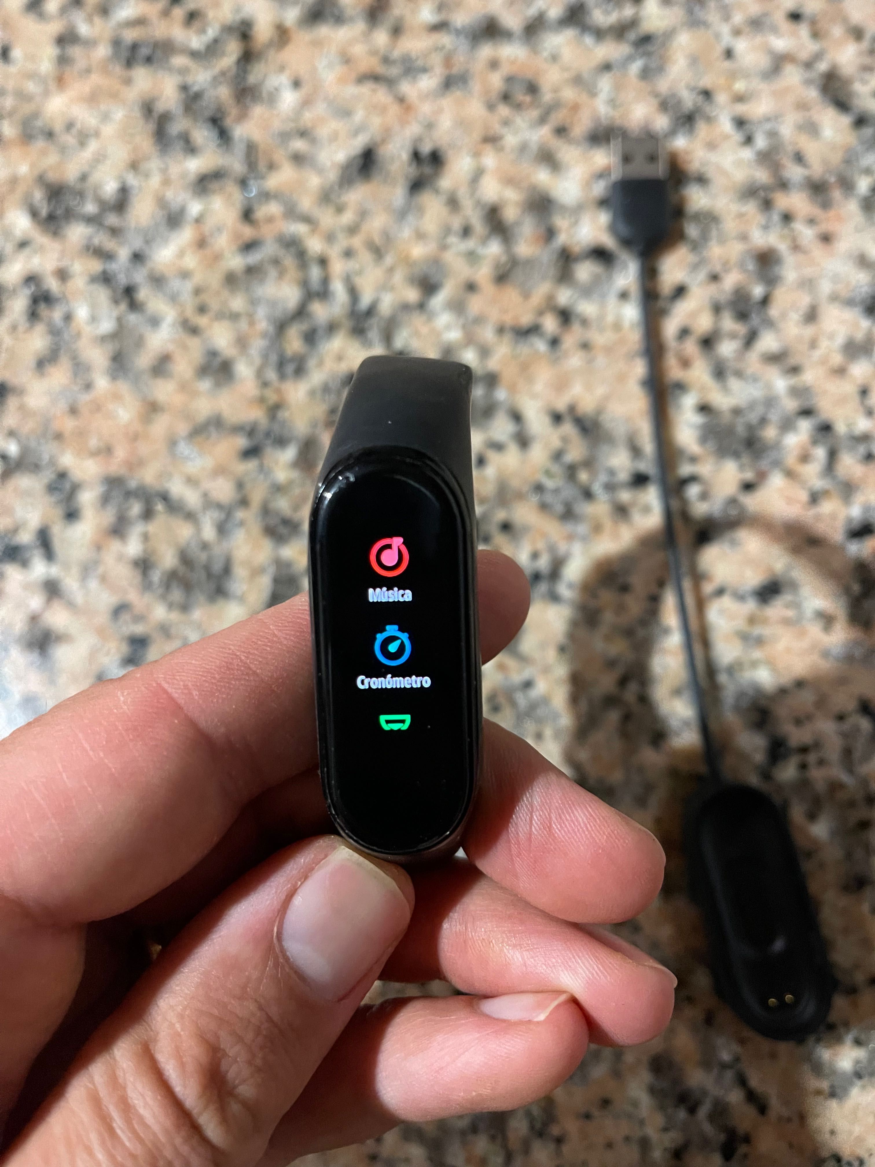 Xiaomi mi band 4